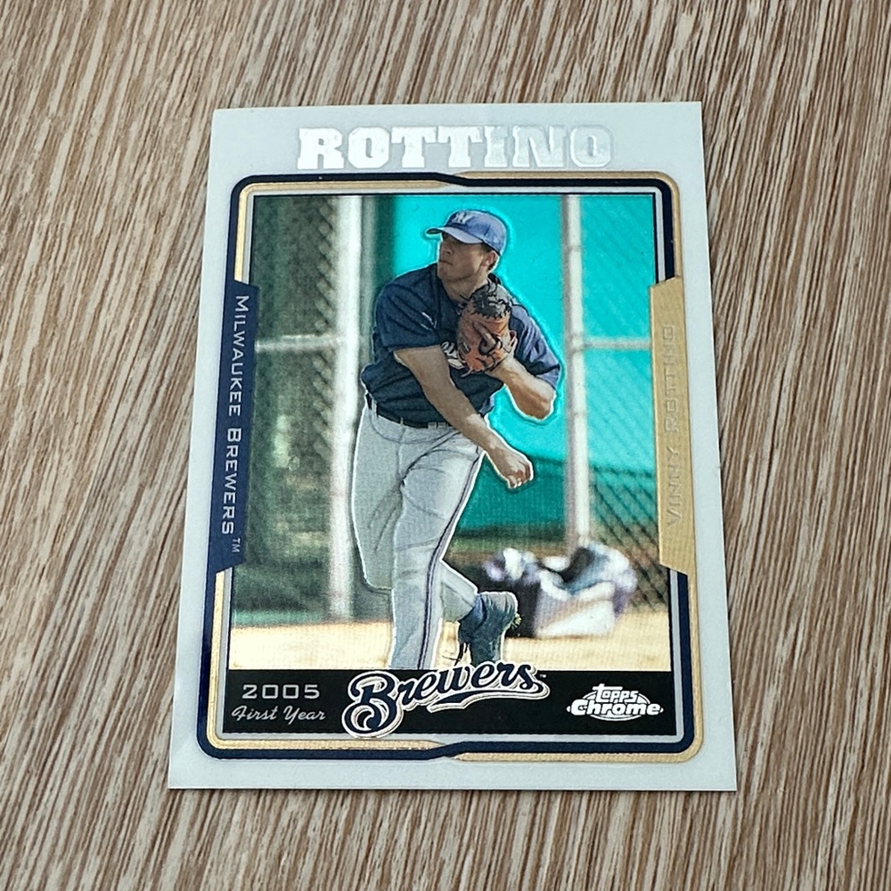2005 Topps U&H Vinny Rottino Milwaukee Brewers Baseball Card excellent condition